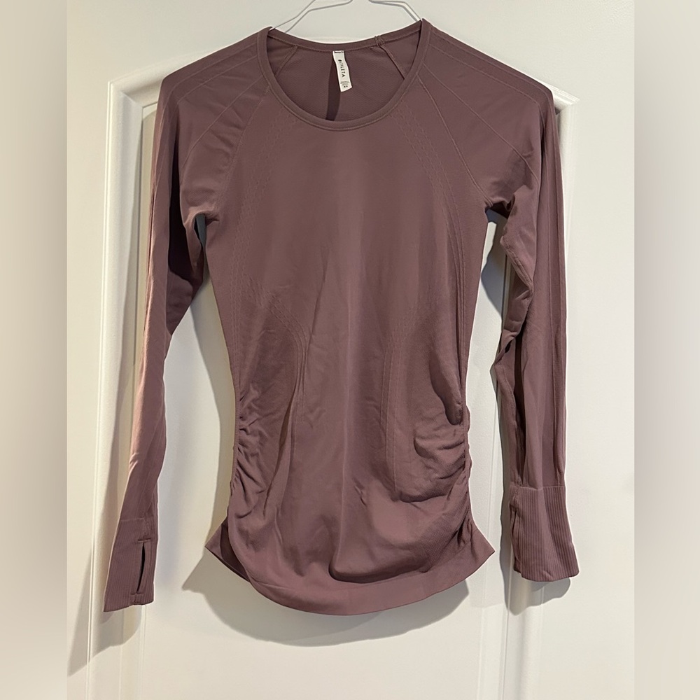Athleta Running Long Sleeve Top in mauve size XS